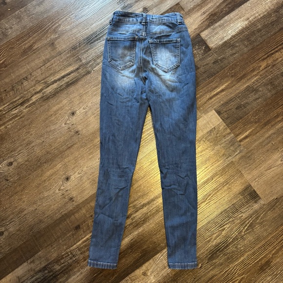 Denim&Co Blue Skinny Jeans with Medium Wash - Picture 2 of 3